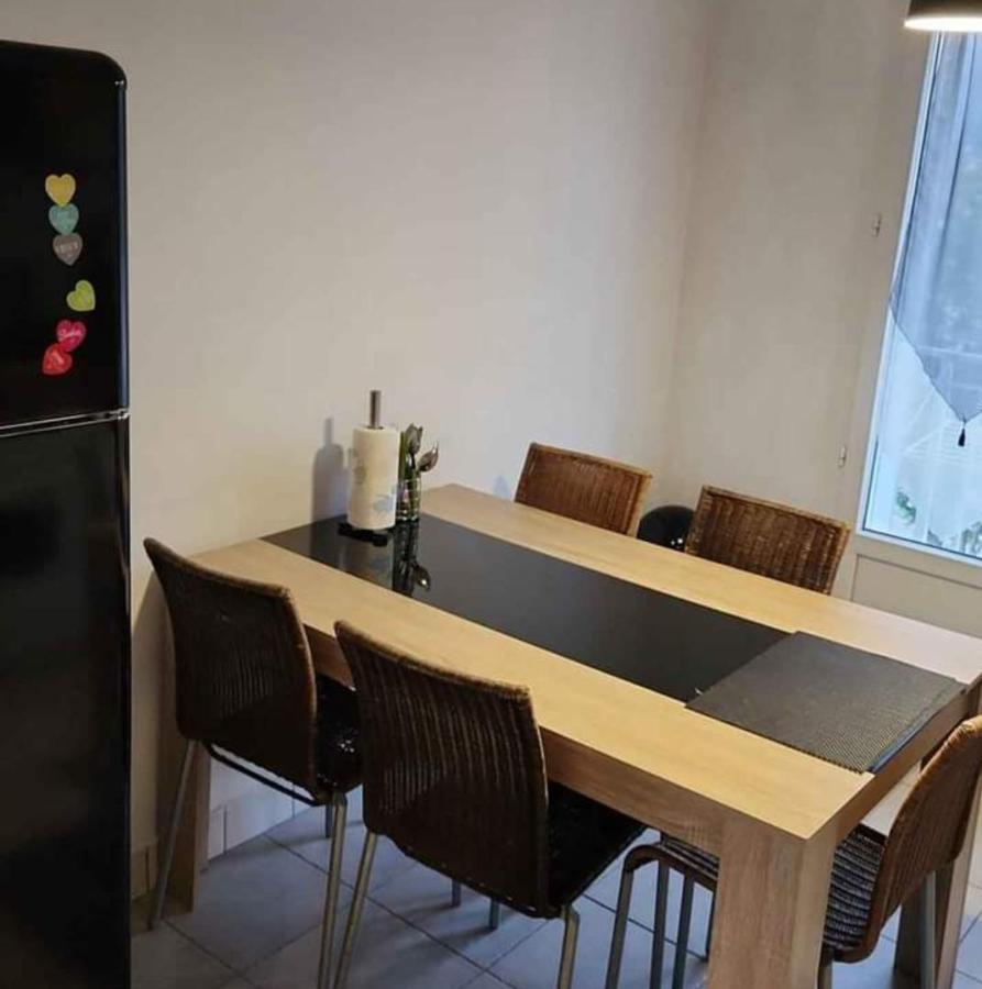 Agreable Appartement F3 Climatise Корт Экстерьер фото