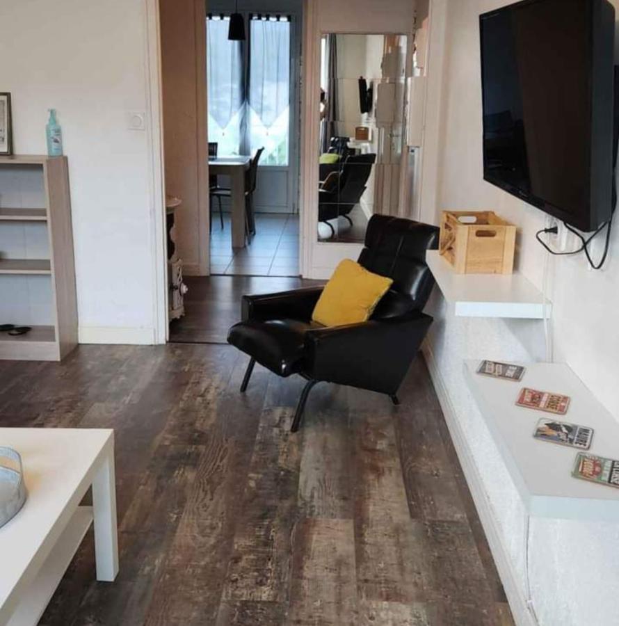 Agreable Appartement F3 Climatise Корт Экстерьер фото